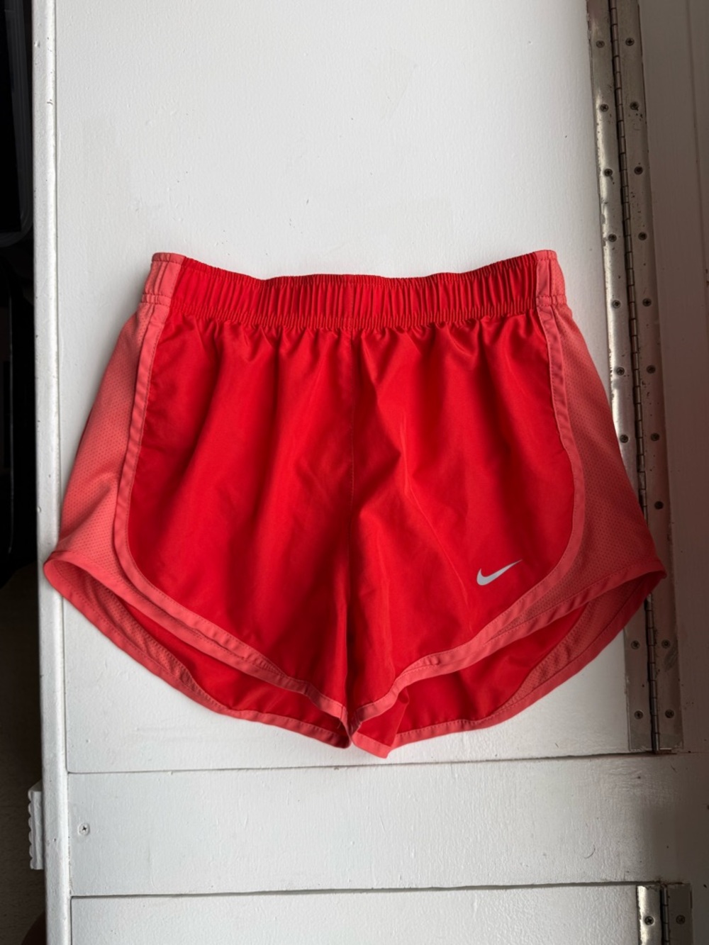 Nike Dri-Fit Tempo Women's Athletic Running Shorts, Orange (Tangerine / Coral)